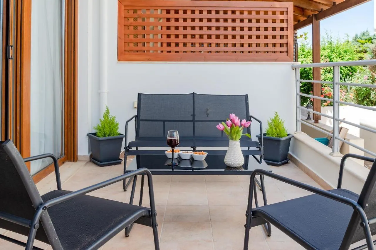 Trinity Seaside Family Maisonette Gournes Gouvon Holiday home